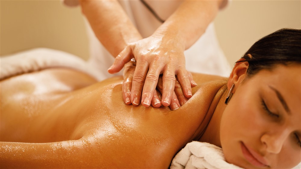 Massaggi Corpo con oli Essenziali